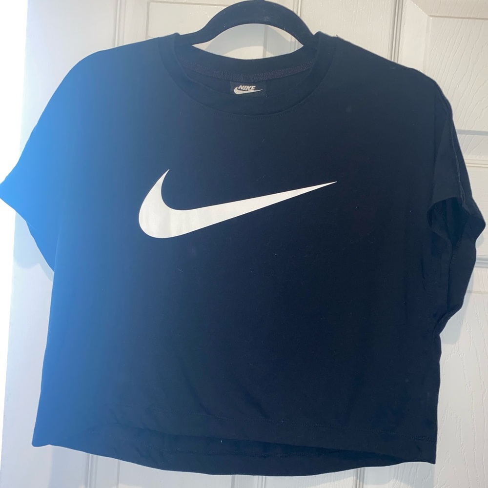 Black cropped Nike cotton top